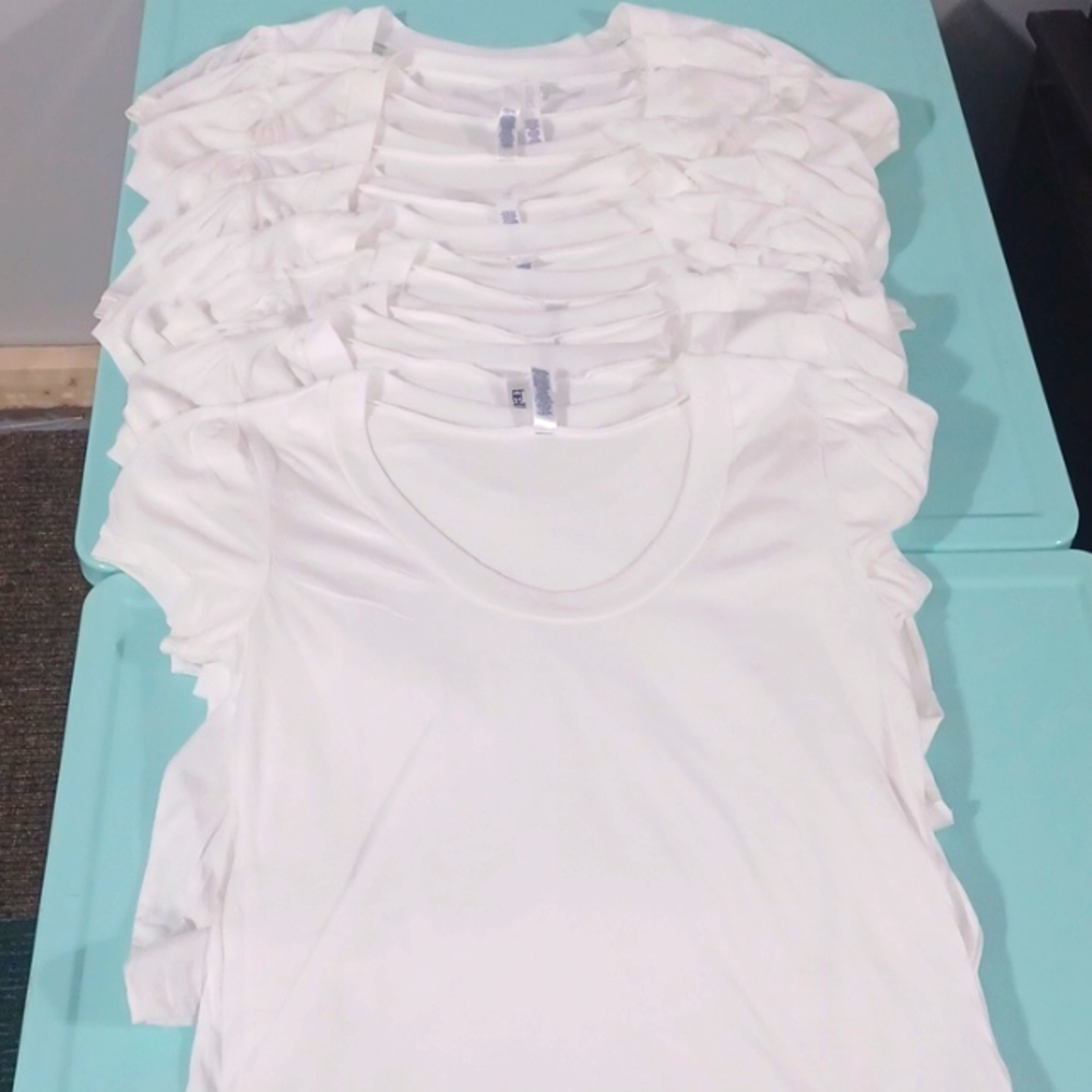Ladies 10 pack white swoopneck tshirts size XXL $25